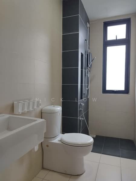 Servis Apartment untuk Disewa di 8Scape Residence @ Sutera - Nick Low - Bathroom - PropertyGuru.com.my