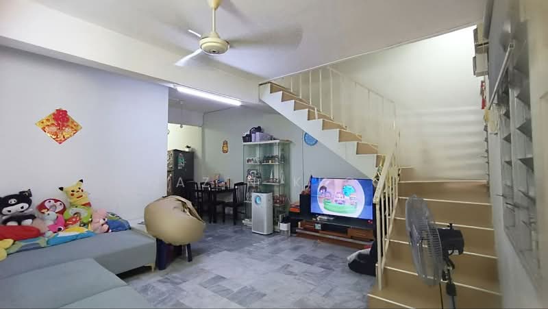 2-storey Terraced House for Sale in Gunung Rapat (Ipoh) - Qazin Khoo - Living Room - PropertyGuru.com.my