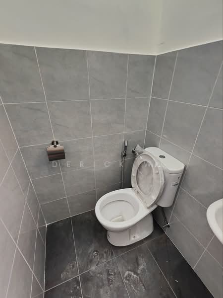 Shop for Rent in Desa Petaling (Kuala Lumpur) - Derick Wu - Bathroom - PropertyGuru.com.my