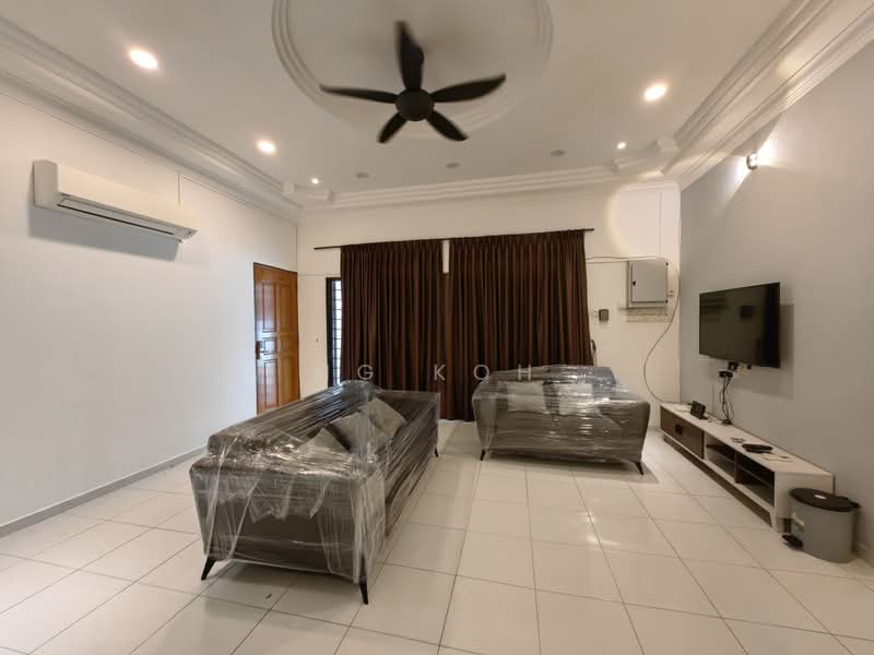 Rumah Flat untuk Disewa di Jalan Tengkera - HG KOH - Living Room - PropertyGuru.com.my