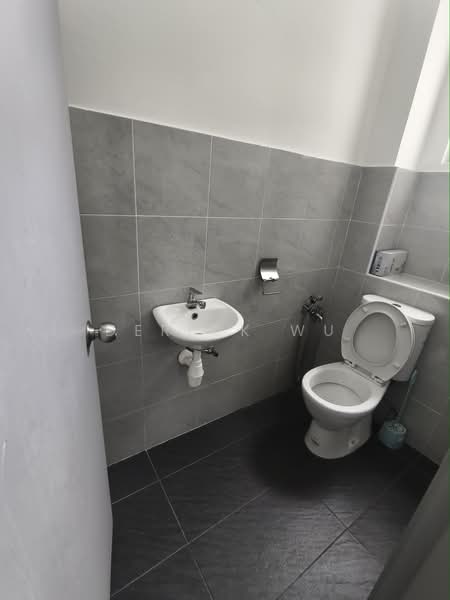 Shop for Rent in Desa Petaling (Kuala Lumpur) - Derick Wu - Bathroom - PropertyGuru.com.my