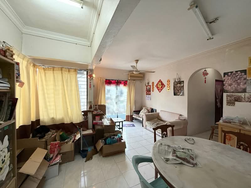 Kondominium untuk Dijual di Villa Condominium - Ashley Lim - Living Room - PropertyGuru.com.my