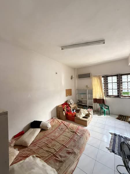 Kondominium untuk Dijual di Villa Condominium - Ashley Lim - Bedroom - PropertyGuru.com.my