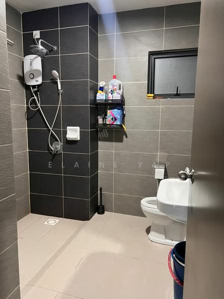 Kondominium untuk Disewa di The Henge - Elaine Yap - Bathroom - PropertyGuru.com.my
