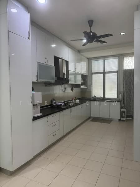 Rumah Teres 2 Tingkat untuk Dijual di Taman Saujana KLIA (Sepang) - Theresa Chew - Kitchen - PropertyGuru.com.my