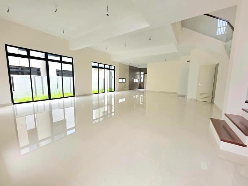 Rumah Berkembar untuk Dijual di Taman Sutera Utama (Skudai) - Luis Lim - Living Room - PropertyGuru.com.my