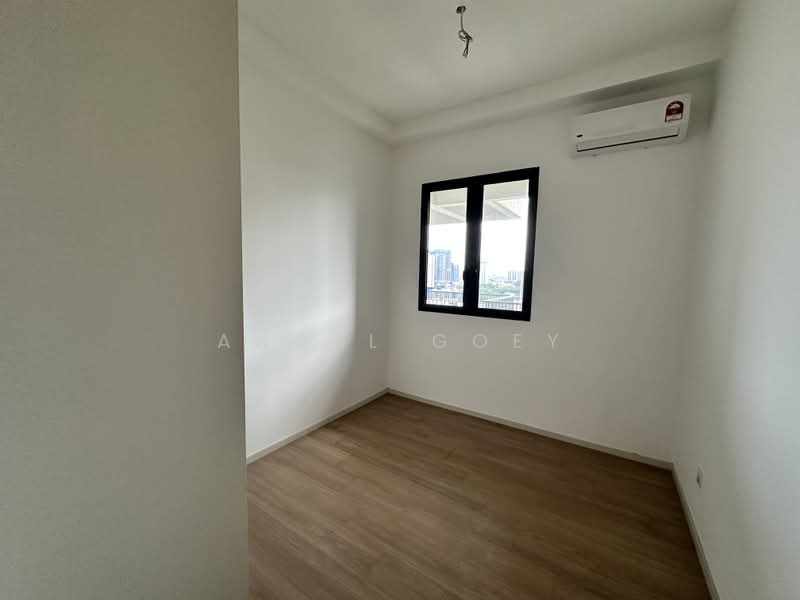 Service Residence for Sale at The Goodwood Residence - Angel Goey - Bedroom - PropertyGuru.com.my