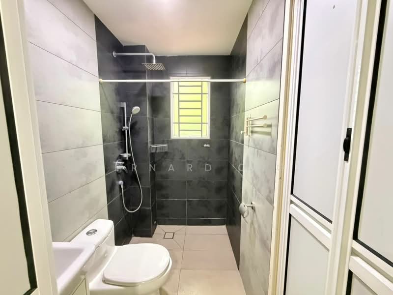 Rumah Teres 2-Tingkat untuk Dijual di Kota Emerald (Rawang) - Bernard Ong - Bathroom - PropertyGuru.com.my