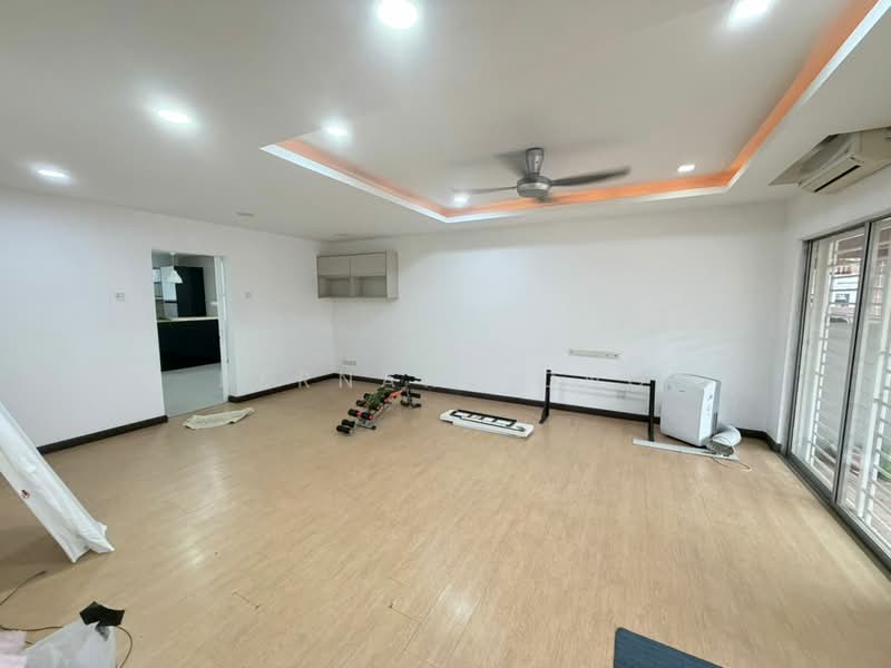 Rumah Teres 2-Tingkat untuk Dijual di Kota Emerald (Rawang) - Bernard Ong - Living Room - PropertyGuru.com.my
