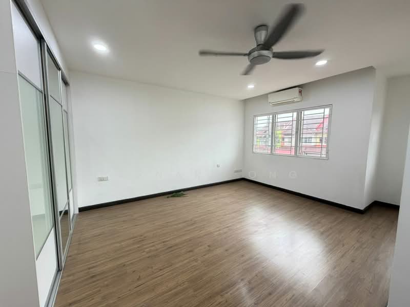 Rumah Teres 2-Tingkat untuk Dijual di Kota Emerald (Rawang) - Bernard Ong - Bedroom - PropertyGuru.com.my