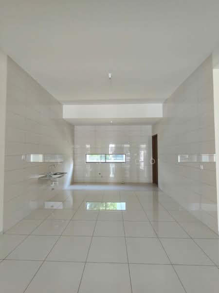 Semi-Detached House for Sale in Twentyfive7 (Tanjong Duabelas) - Elyn Soo - Kitchen - PropertyGuru.com.my