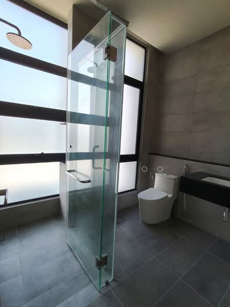 Semi-Detached House for Sale in Twentyfive7 (Tanjong Duabelas) - Elyn Soo - Bathroom - PropertyGuru.com.my