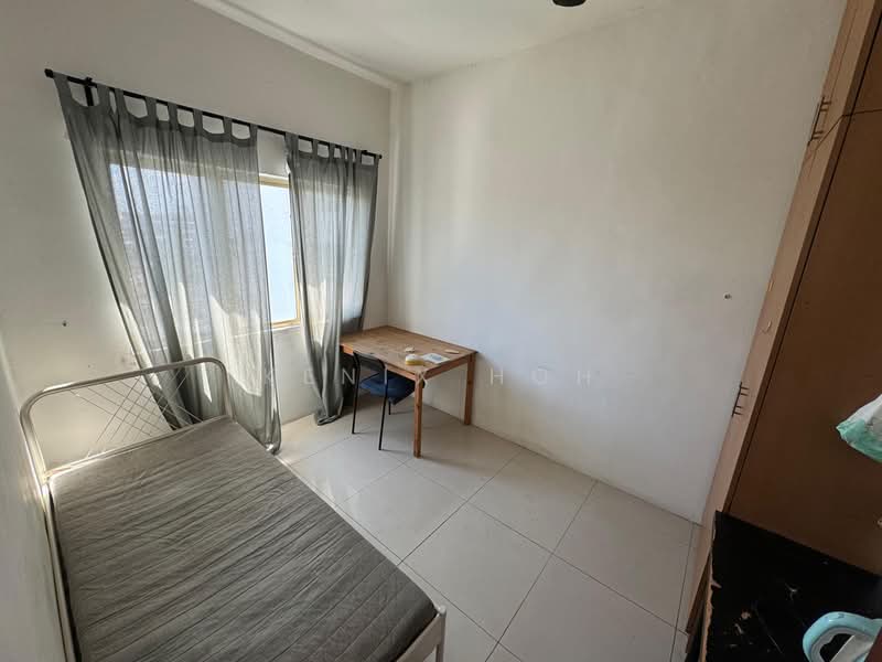 Kondominium untuk Dijual di East Lake Residence - Kenix Hoh - Bedroom - PropertyGuru.com.my