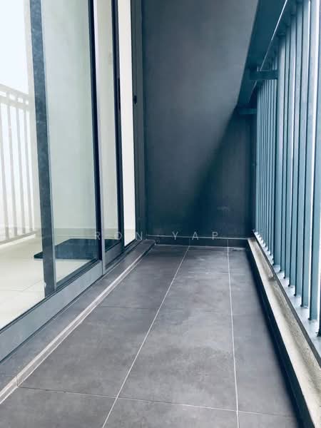 Servis Apartment untuk Dijual di Seasons Garden Residences - Ron Yap - Balcony - PropertyGuru.com.my