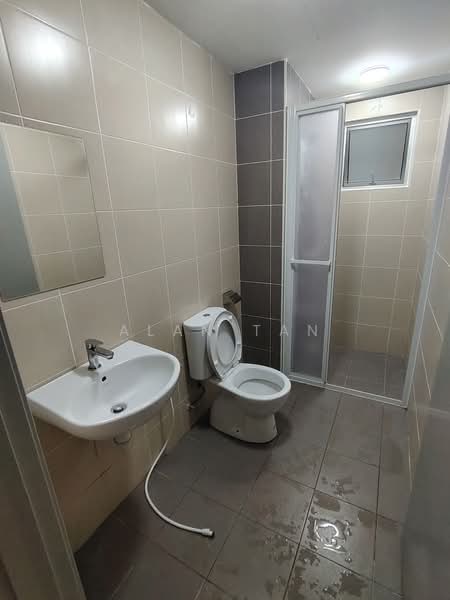 Service Residence for Sale at Serviced Residence @ Razak City Residences (RC Residences) - Alan Tan - Bathroom - PropertyGuru.com.my