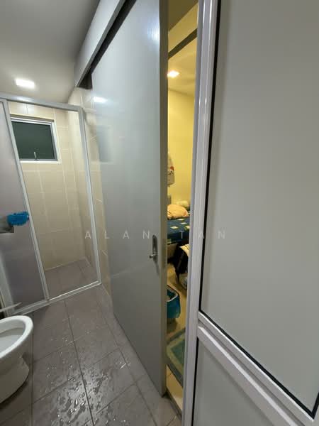 Service Residence for Sale at Serviced Residence @ Razak City Residences (RC Residences) - Alan Tan - Bathroom - PropertyGuru.com.my
