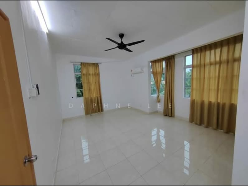 Rumah Teres 2 Tingkat untuk Dijual di Taman Austin Perdana (Tebrau) - Daphne Lee - Living Room - PropertyGuru.com.my