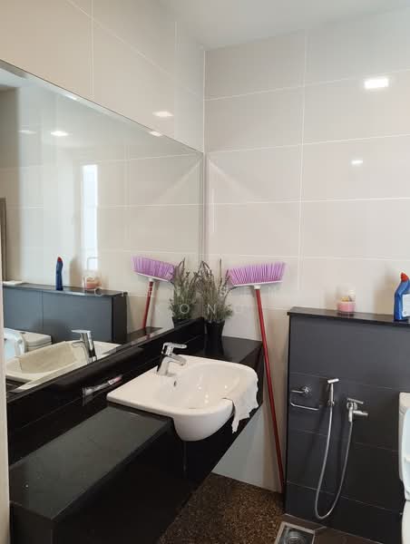 Rumah Banglo untuk Dijual di Taman Taynton View (Cheras) - CHEN SENG KONG - Bathroom - PropertyGuru.com.my