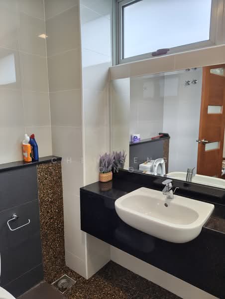 Rumah Banglo untuk Dijual di Taman Taynton View (Cheras) - CHEN SENG KONG - Bathroom - PropertyGuru.com.my