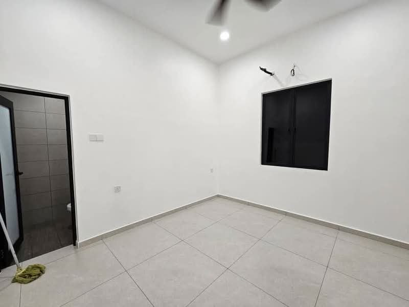 Rumah Banglo untuk Dijual di Ujong Pasir (Melaka) - Ivan Goh - PropertyGuru.com.my