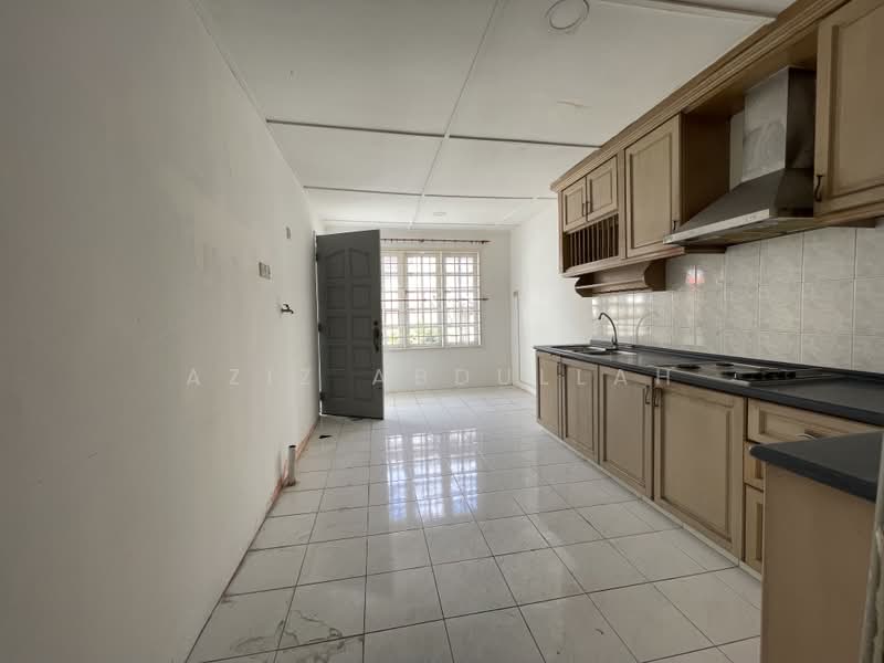 Terraced House for Sale in Usj 2 (Subang Jaya) - Aziz Abdullah - PropertyGuru.com.my