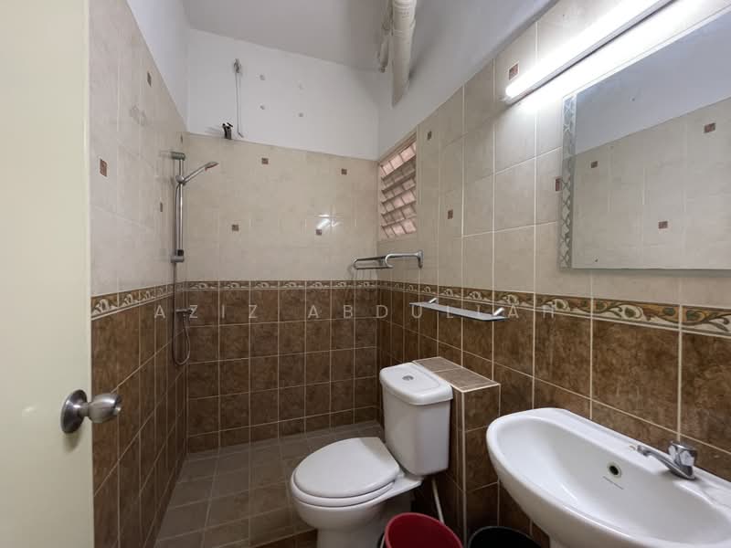 Terraced House for Sale in Usj 2 (Subang Jaya) - Aziz Abdullah - PropertyGuru.com.my