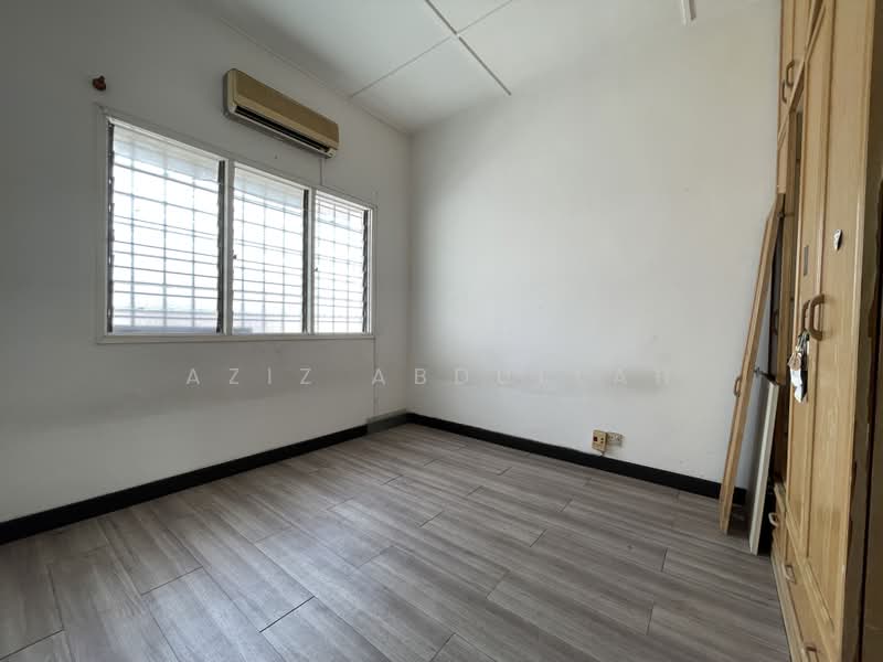 Terraced House for Sale in Usj 2 (Subang Jaya) - Aziz Abdullah - PropertyGuru.com.my