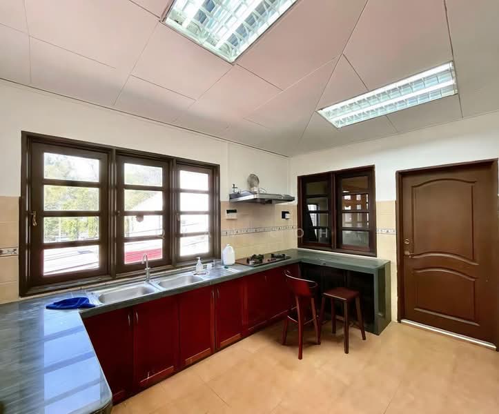Rumah Berkembar untuk Dijual di Batu Uban (Gelugor) - Qyan Goh - Kitchen - PropertyGuru.com.my