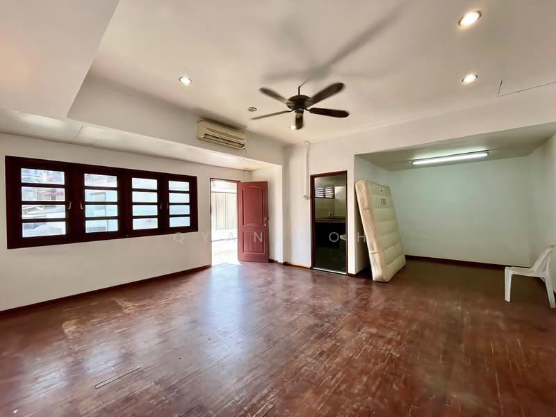 Rumah Berkembar untuk Dijual di Batu Uban (Gelugor) - Qyan Goh - Living Room - PropertyGuru.com.my