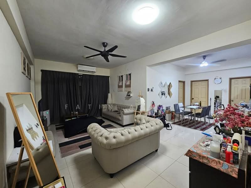Kondominium untuk Dijual di Pelangi Astana - Fatin Azemi - Living Room - PropertyGuru.com.my