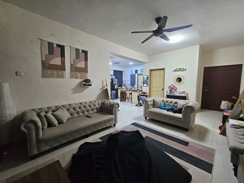 Kondominium untuk Dijual di Pelangi Astana - Fatin Azemi - Living Room - PropertyGuru.com.my
