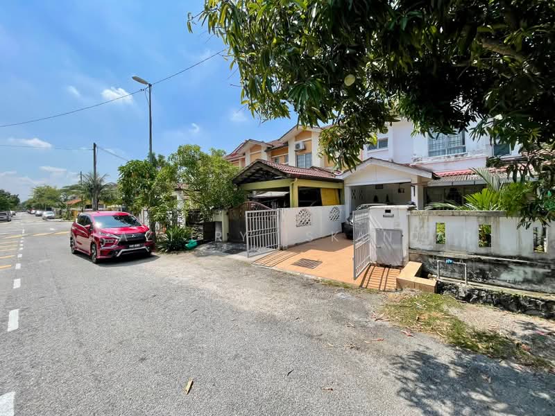 2-storey Terraced House for Sale in Sungai Buloh (Selangor) - Shaziery Iskandar - Exterior - PropertyGuru.com.my