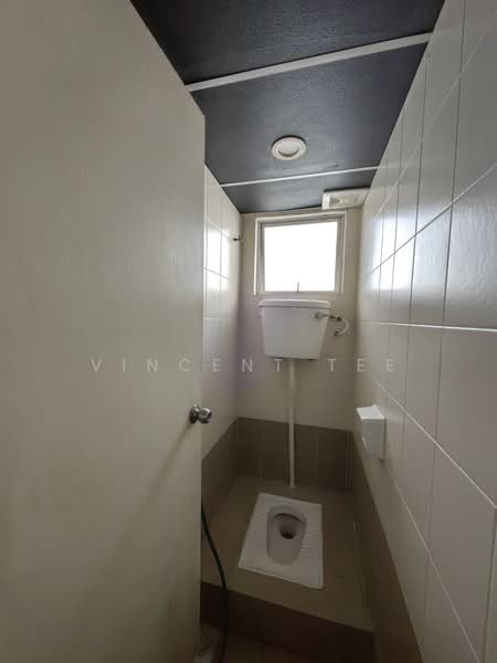 Shop / Office for Rent in Rawang (Selangor) - Vincent Tee - Bathroom - PropertyGuru.com.my