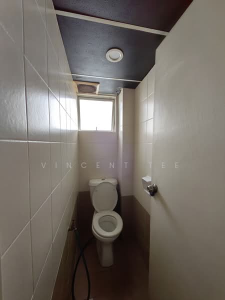 Shop / Office for Rent in Rawang (Selangor) - Vincent Tee - Bathroom - PropertyGuru.com.my