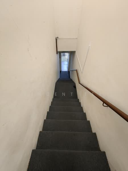 Shop / Office for Rent in Rawang (Selangor) - Vincent Tee - Corridor - PropertyGuru.com.my