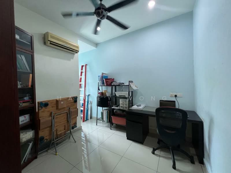 3-storey Terraced House for Rent in Sungai Ara (Penang) - Hailey Wong - Study - PropertyGuru.com.my
