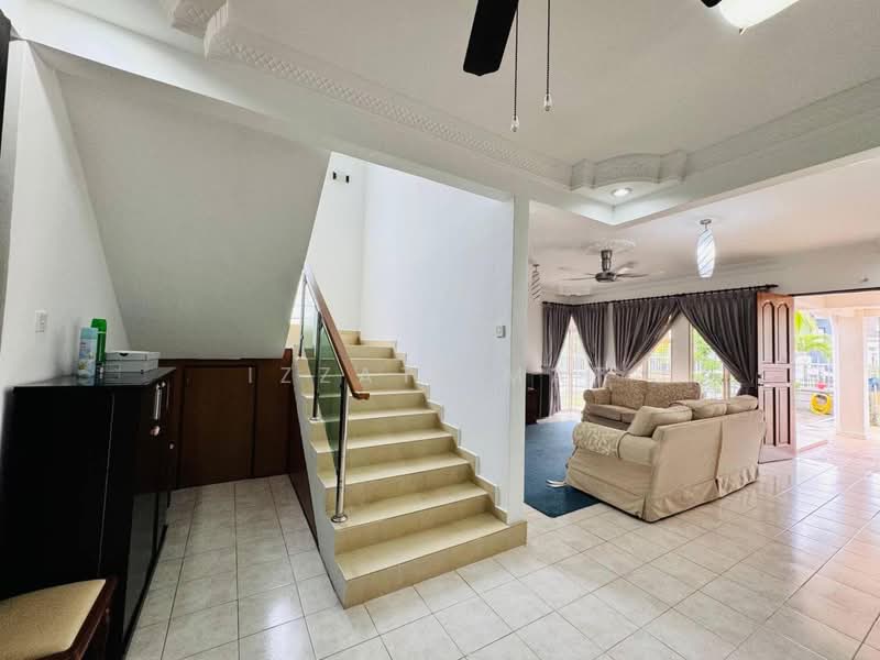 Rumah Berkembar untuk Dijual di Bandar Seri Putra (Bangi) - Izzati Mat - Living Room - PropertyGuru.com.my