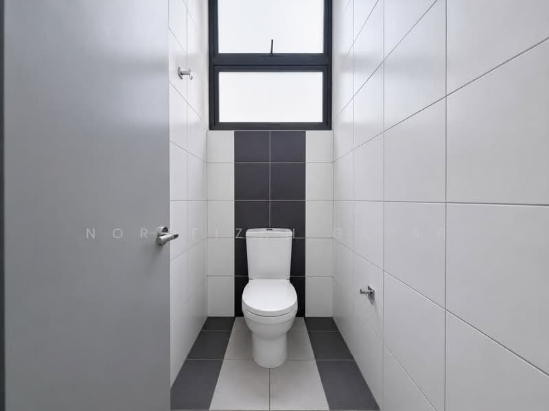 Shop for Rent in Shah Alam (Selangor) - NoraFizah Gapar - Bathroom - PropertyGuru.com.my