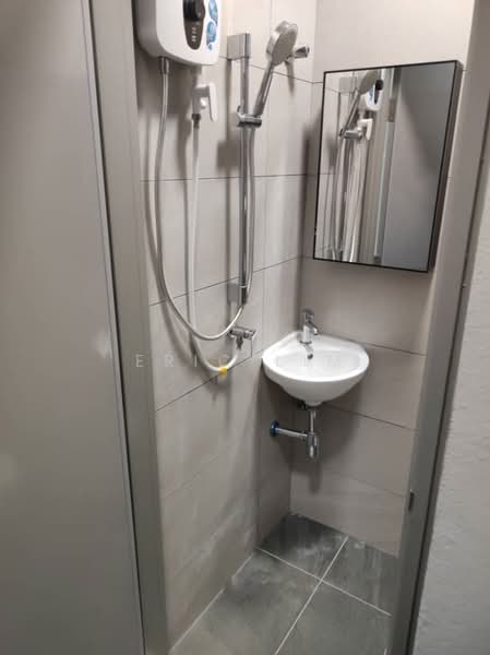 Pangsapuri untuk Disewa di D7 (D'Seven Lagoon Perdana) - Eric Lim - Bathroom - PropertyGuru.com.my