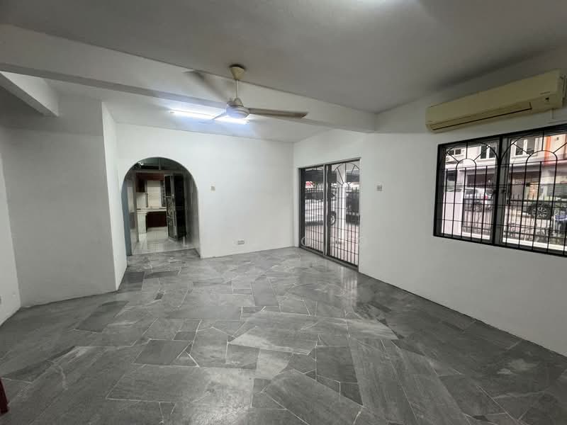 2-storey Terraced House for Sale in Segambut (Kuala Lumpur) - Lisa Ong - Living Room - PropertyGuru.com.my