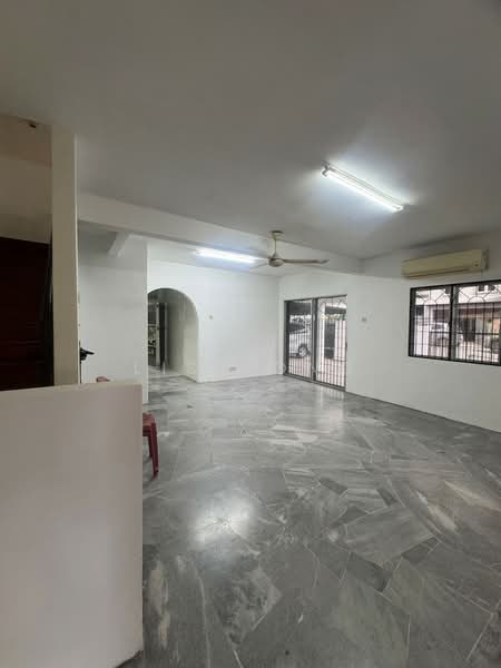 2-storey Terraced House for Sale in Segambut (Kuala Lumpur) - Lisa Ong - Living Room - PropertyGuru.com.my