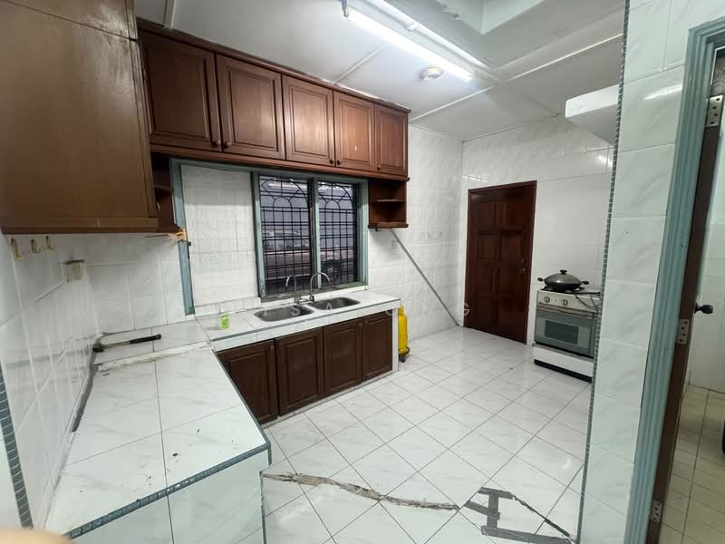 2-storey Terraced House for Sale in Segambut (Kuala Lumpur) - Lisa Ong - Kitchen - PropertyGuru.com.my