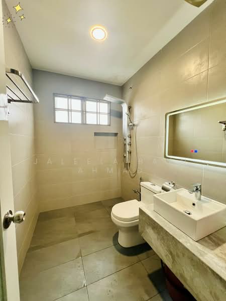 Terraced House for Sale in Kota Kemuning (Shah Alam) - Jaleela Banu Ahmad - Bathroom - PropertyGuru.com.my