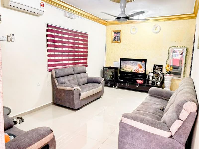 Rumah Teres 1.5 Tingkat untuk Dijual di Kepong Baru (Kepong) - Abid Sabarudin - Living Room - PropertyGuru.com.my