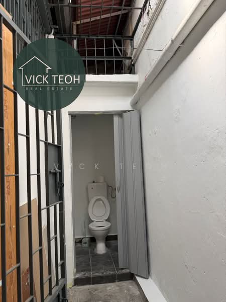 Shop / Office for Rent in George Town (Penang) - Vick Teoh - Bathroom - PropertyGuru.com.my