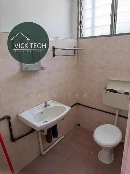 Shop / Office for Rent in George Town (Penang) - Vick Teoh - Bathroom - PropertyGuru.com.my