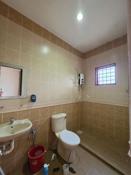 Semi-Detached House for Sale in SS 3, Taman Universiti (Petaling Jaya) - Ong Yan - Bathroom - PropertyGuru.com.my