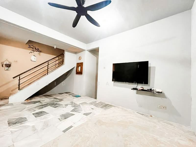 Rumah Teres 2 Tingkat untuk Dijual di Taman Bukit Permai (Ampang) - Abid Sabarudin - Living Room - PropertyGuru.com.my