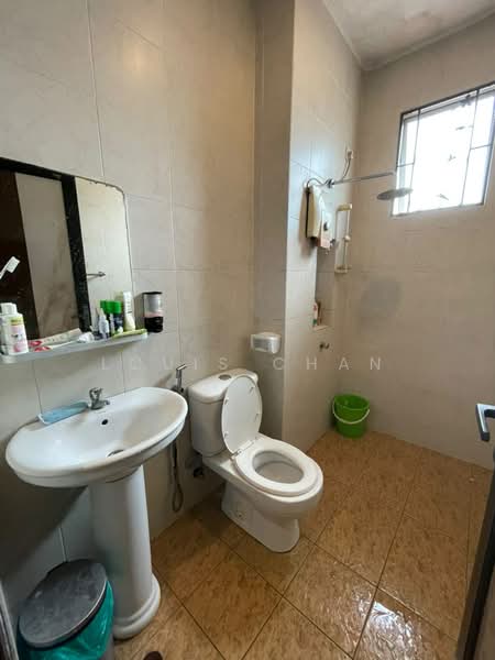 Semi-Detached House for Sale in Taman Aman Perdana (Kapar) - Louis Chan - Bathroom - PropertyGuru.com.my