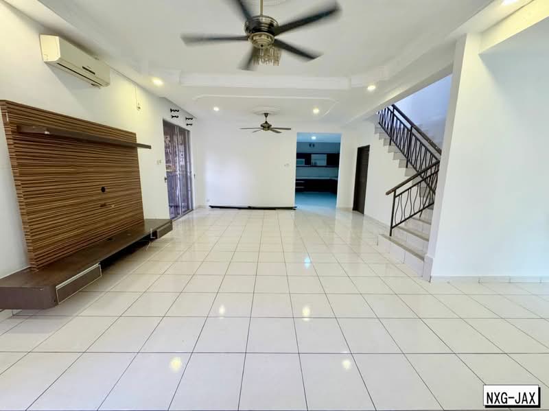 Semi-Detached House for Sale in Taman Aman Perdana (Kapar) - Louis Chan - Living Room - PropertyGuru.com.my